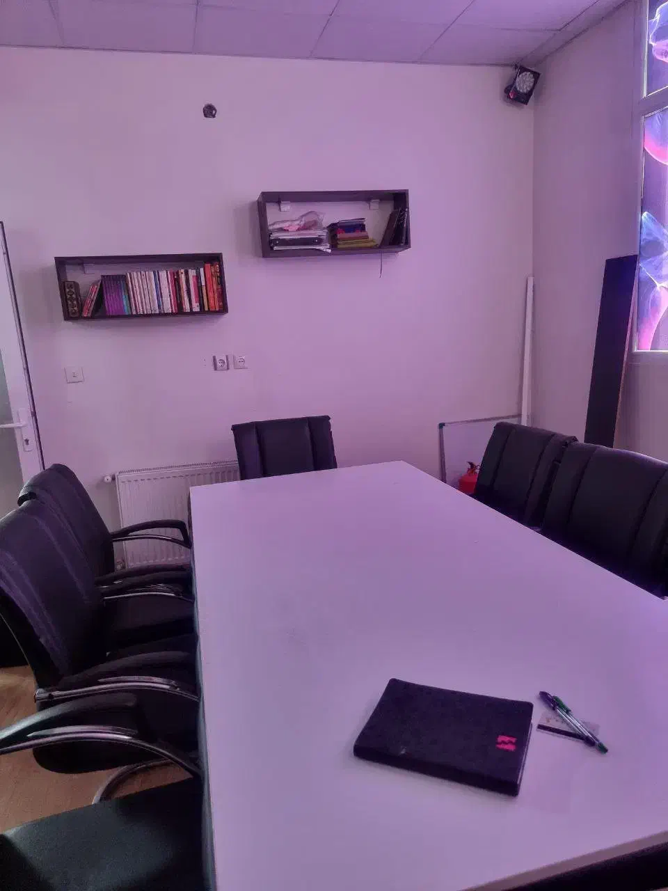 اجاره پلاتو ، اتاق اداری، اتاق آموزشی|اجارهٔ کوتاه‌مدت دفتر کار و فضای آموزشی|کرج, گوهردشت|دیوار