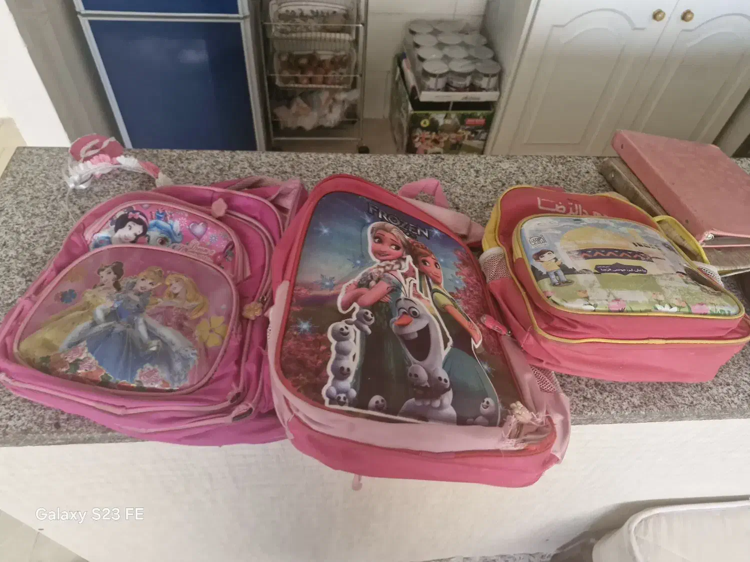 کوله کلاسور و کلی.... همش ۷۵۰|حراج|مشهد, هفده شهریور|دیوار