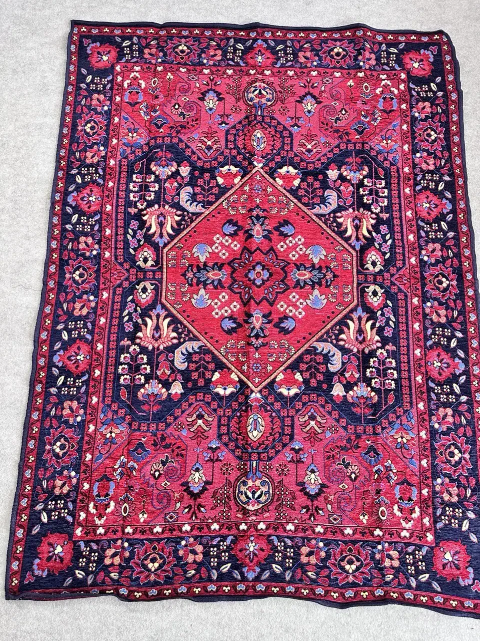 روفرشی وزیر سفره مخمل بافت|روفرشی|تبریز, |دیوار