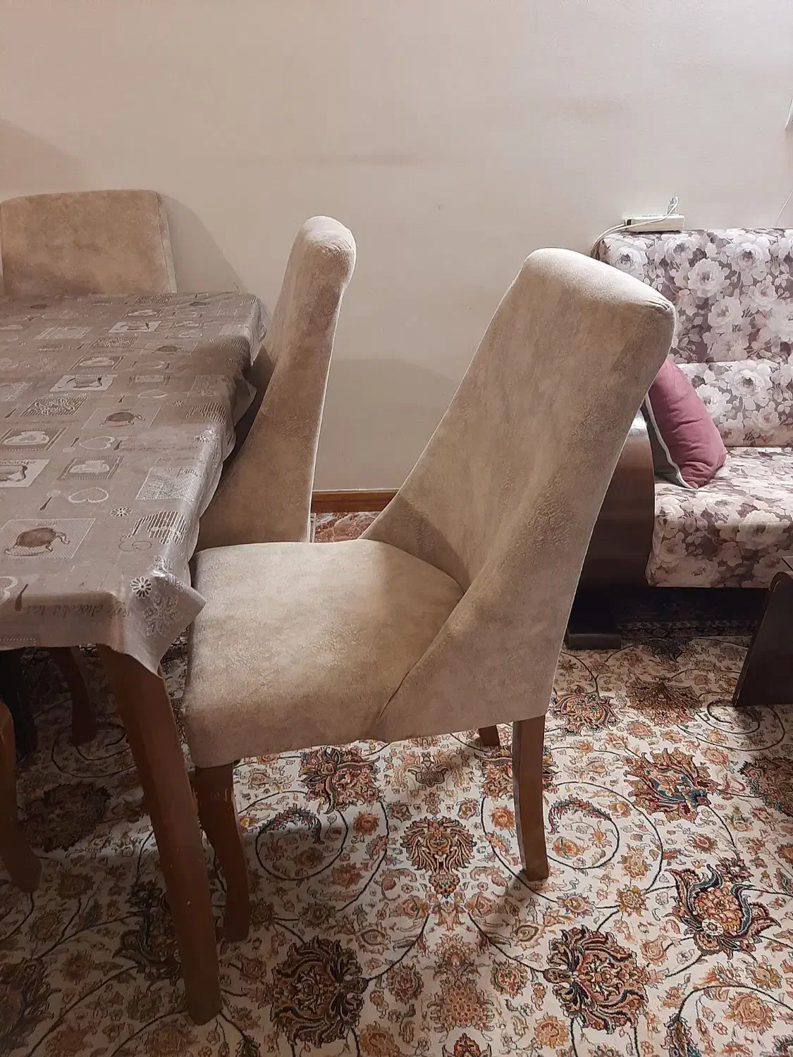 مبلمان ۷ نفره چوب خم شده و ناهارخوری ۶نفره چوبی|مبلمان خانگی و میز عسلی|کیش, |دیوار