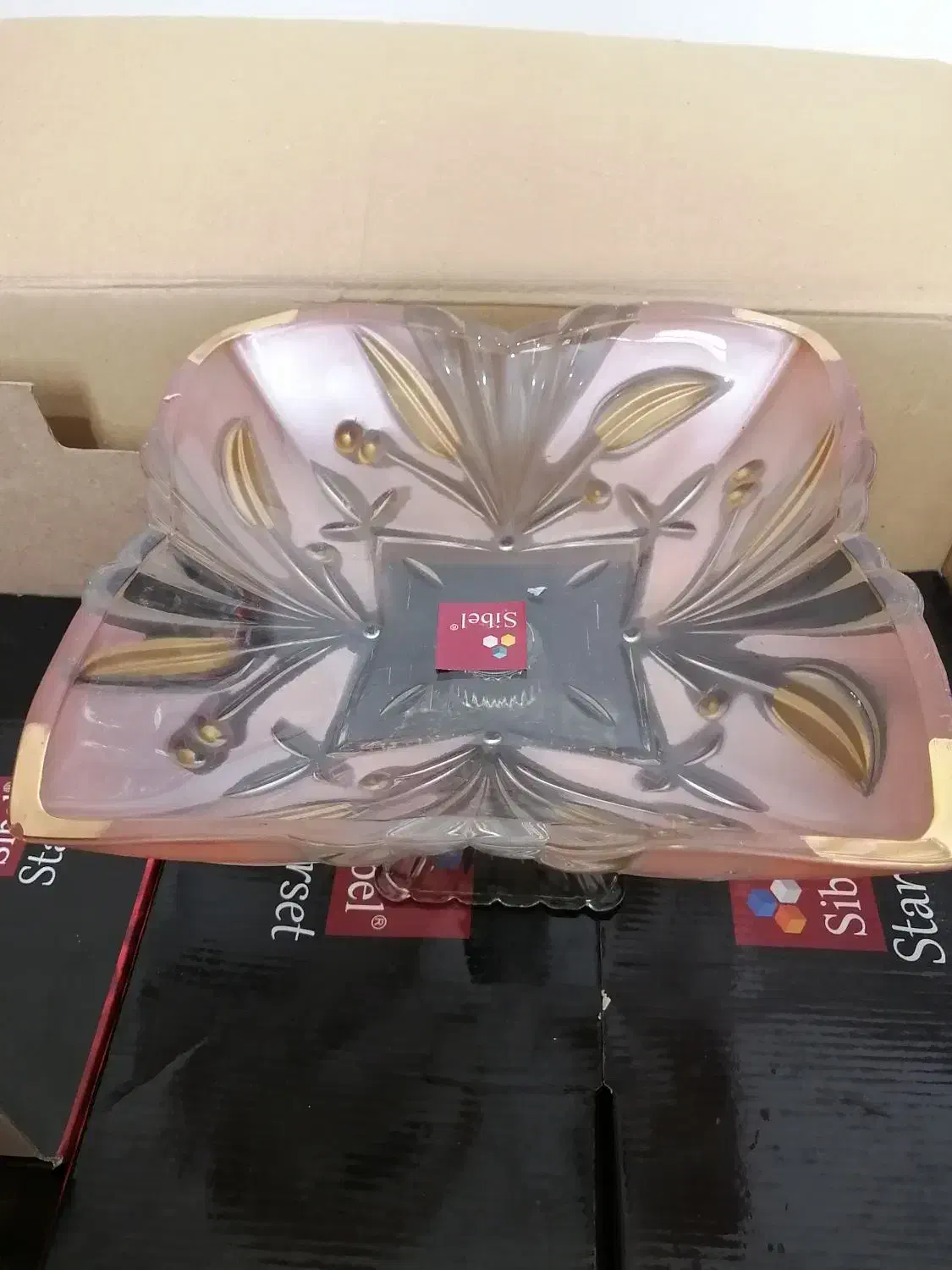 سرویس پذیرایی 15 تیکه شیشه صورتی و طلایی|ظروف سرو و پذیرایی|رامهرمز, |دیوار