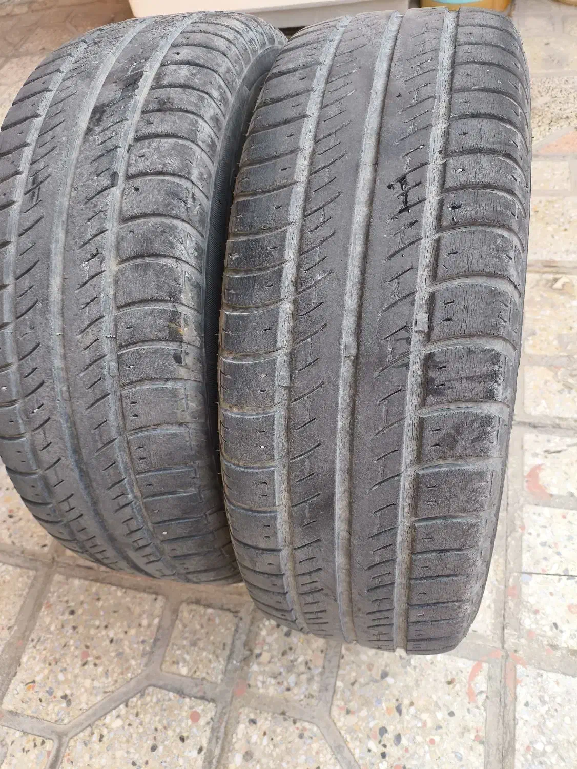 لاستیک|قطعات یدکی و لوازم جانبی|شاهین‌شهر, شهرک گلدیس|دیوار