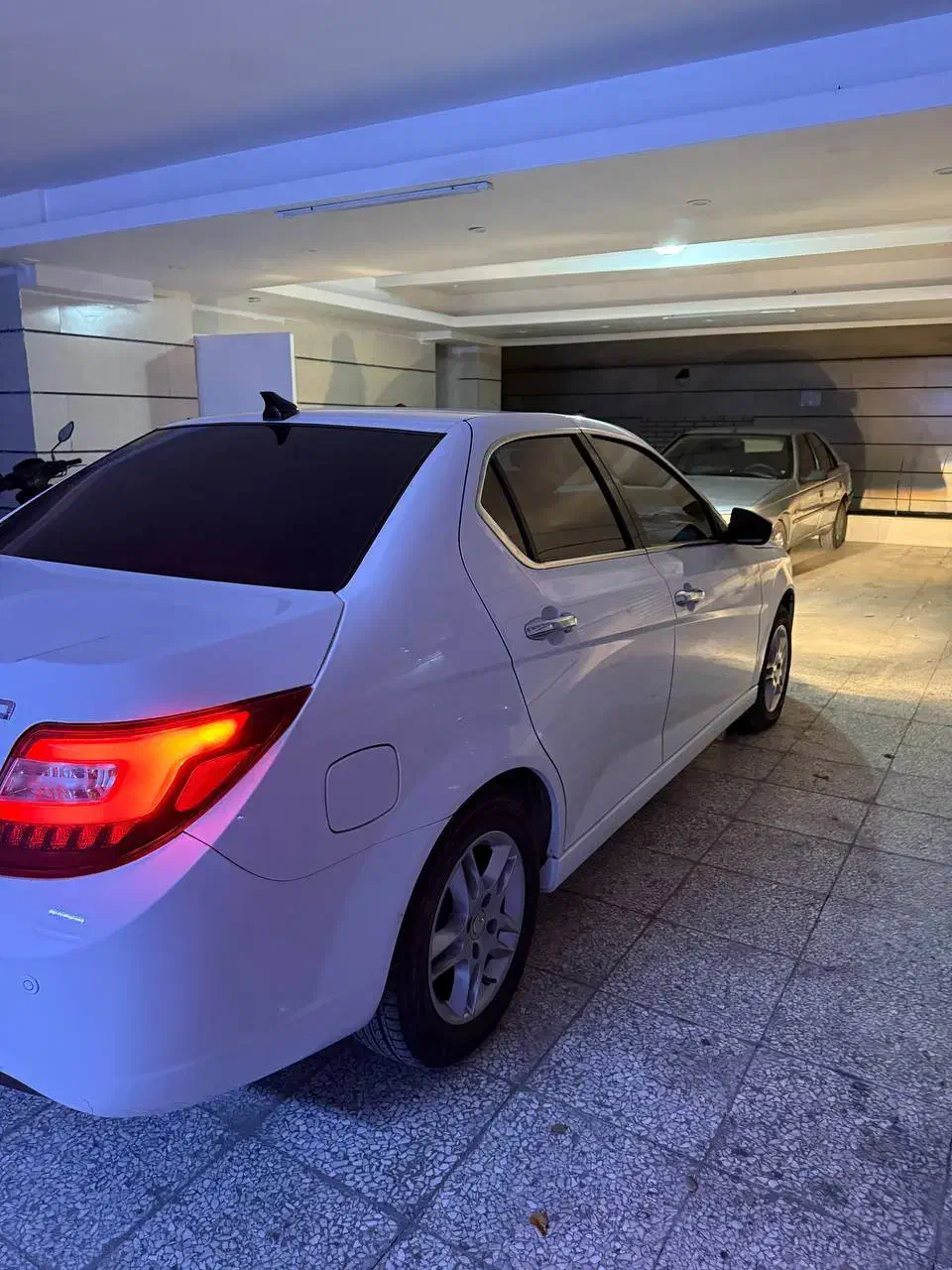 دنا پلاس ۵ دنده ای|خودرو سواری و وانت|تهران, امام زاده حسن|دیوار