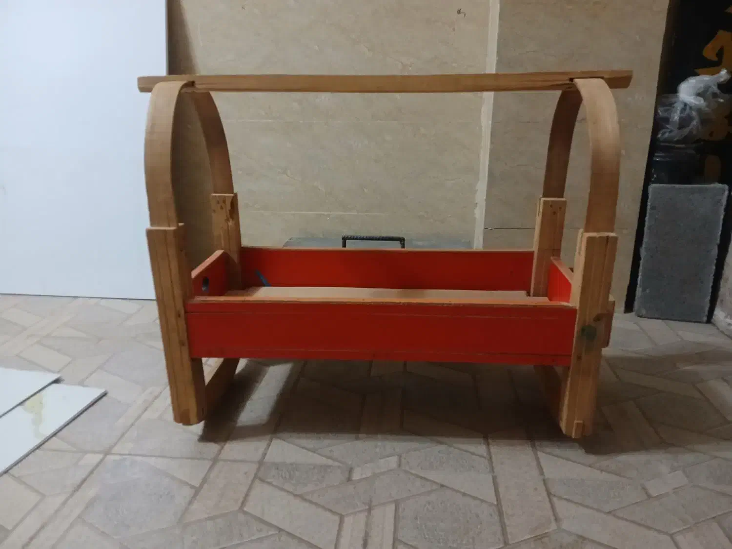 گهواره|تخت و صندلی بچه|لردگان, |دیوار