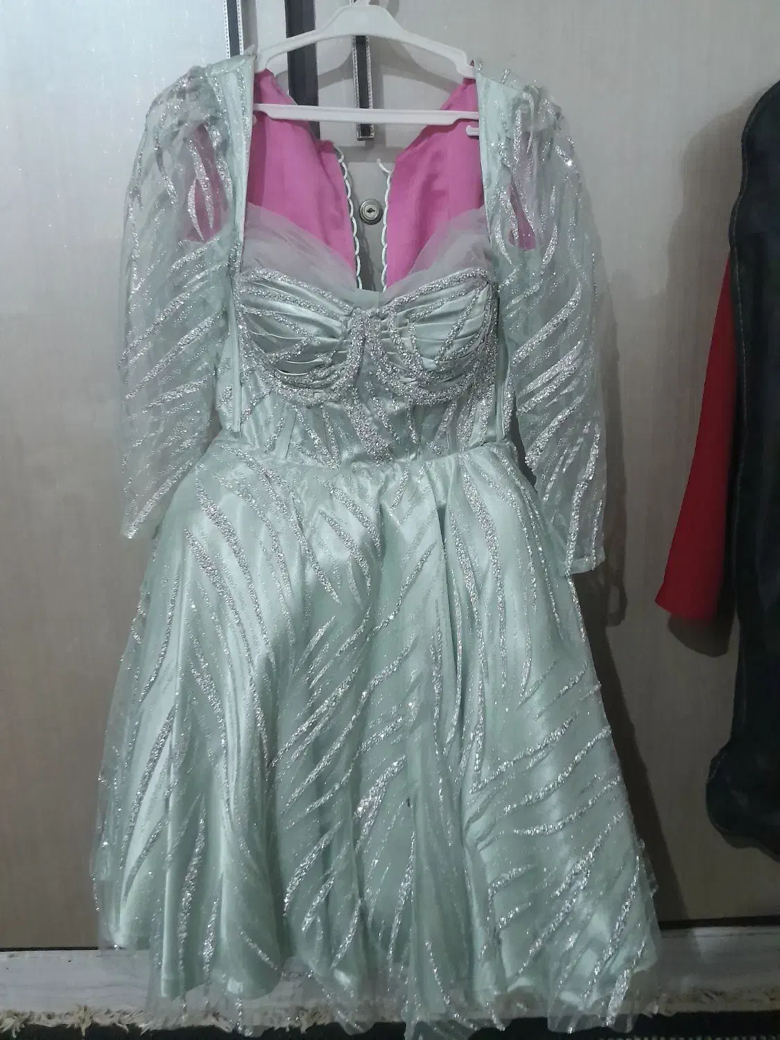 لباس مجلسی|لباس|شادگان, |دیوار