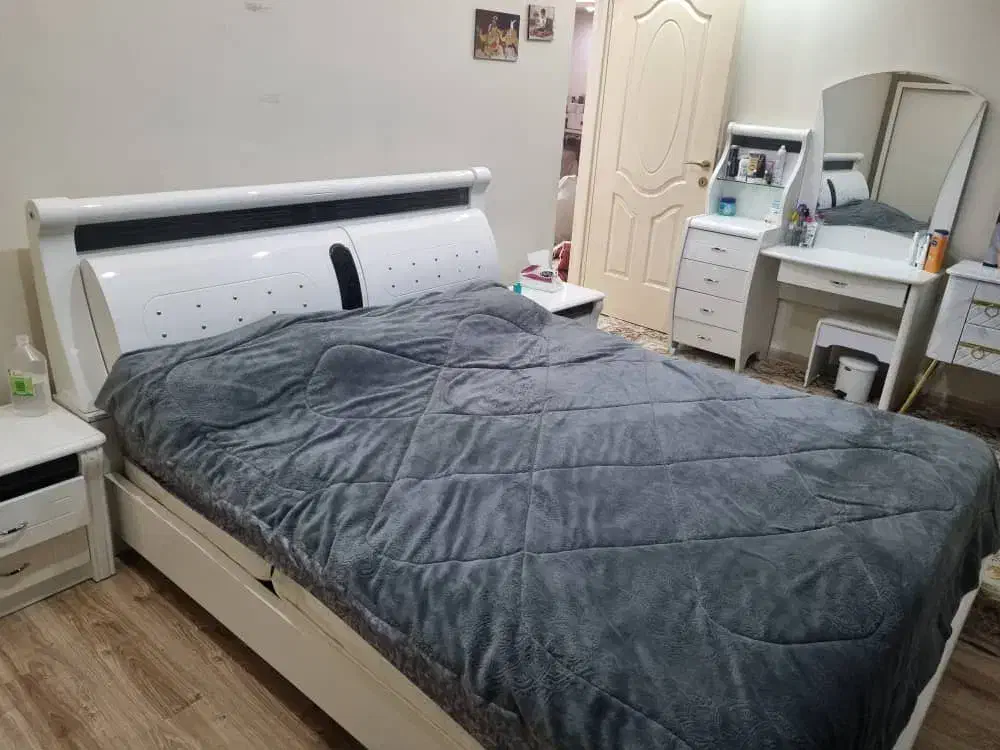 تخت دو نفره همراه با دو عدد تشک ۲ در .۹ متر|تخت و سرویس خواب|تبریز, |دیوار