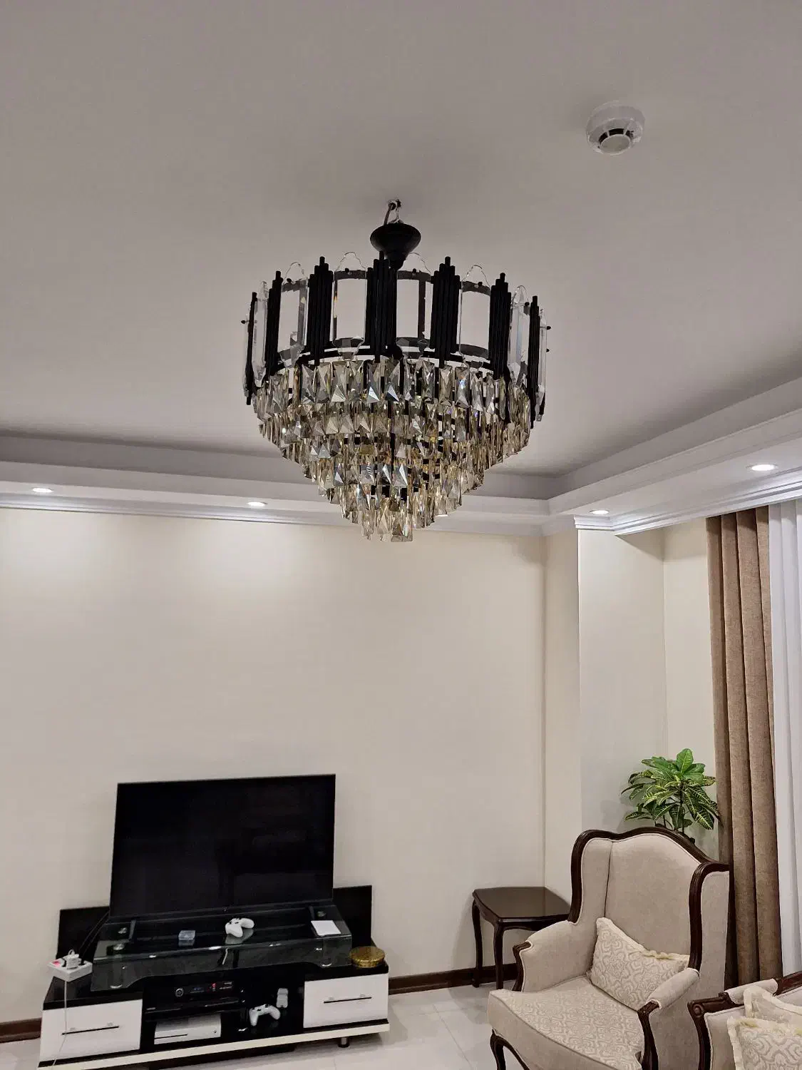 لوستر نو جدید و مدرن ۲ عدد پیانویی و باگت ۵۰ و ۶۰|لوستر و چراغ آویز|تهران, تسلیحات|دیوار