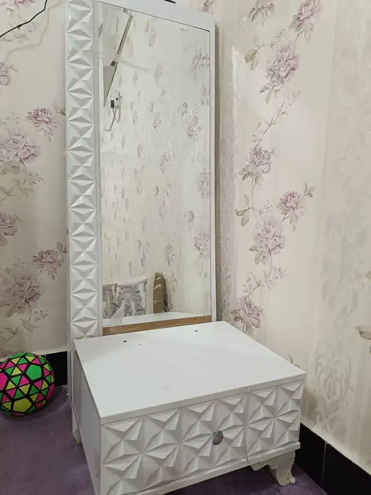 آینه قدی کشودار|آینه|بندر امام خمینی, |دیوار