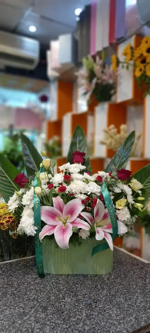 انواع باکس گل ، دسته گل ، تاج گل و|گل و گیاه طبیعی|تهران, افسریه شمالی|دیوار