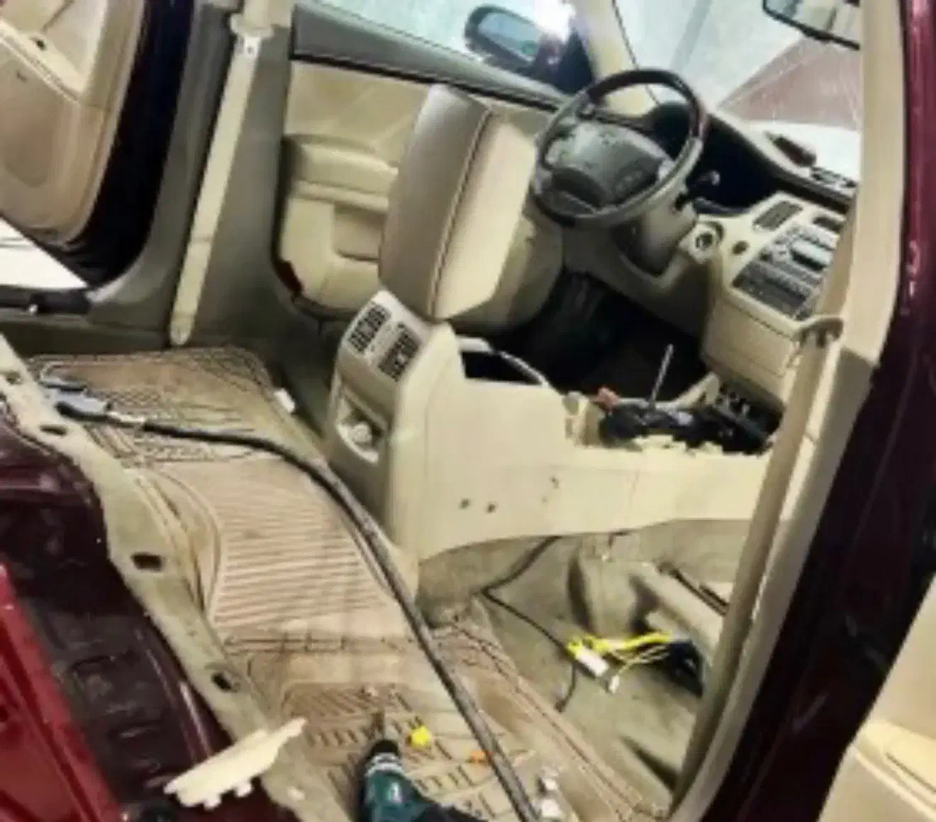 خدمات دیتیلینگ سواری و ماشین سنگین|خدمات موتور و ماشین|کرمانشاه, |دیوار