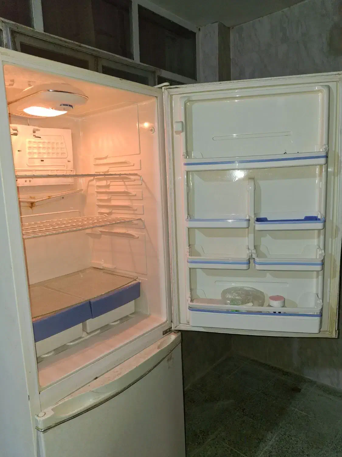 یخچال و فریزر|یخچال و فریزر|ابریشم, |دیوار