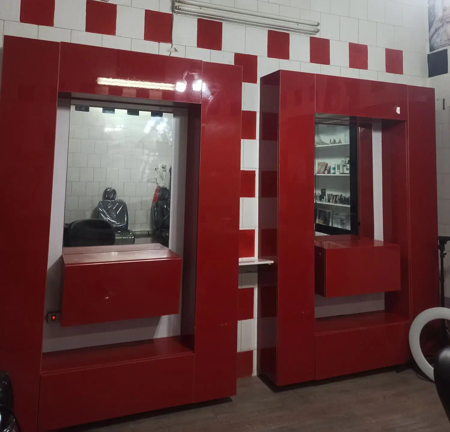 دکور ارایشگاه|آرایشگاه و سالن‌های زیبایی|شیراز, شهرک فرهنگیان|دیوار