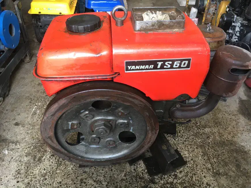 تعدادی موتور برق و ابکش|ماشین‌آلات صنعتی|شیراز, شهرک رضوان|دیوار