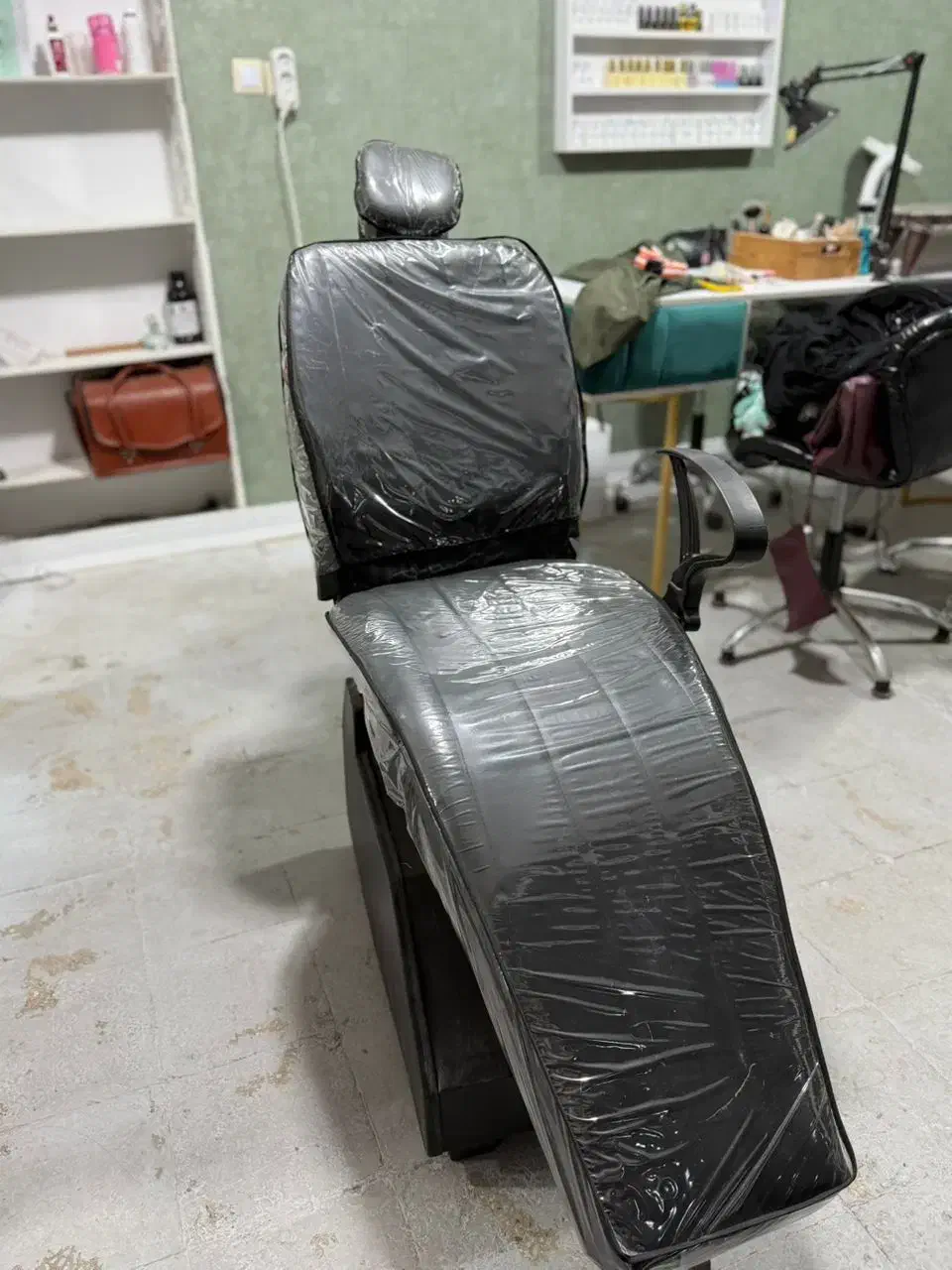 فروش تخت موژه صندلی اصلاح و تتو و میز ناخن|آرایشگاه و سالنهای زیبایی|شوش, |دیوار