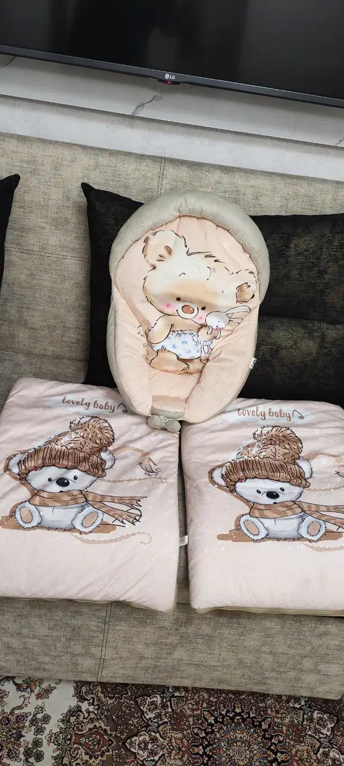 قنداق فرنگی و آغوشی سوییسی|اسباب و اثاث بچه|همدان, |دیوار