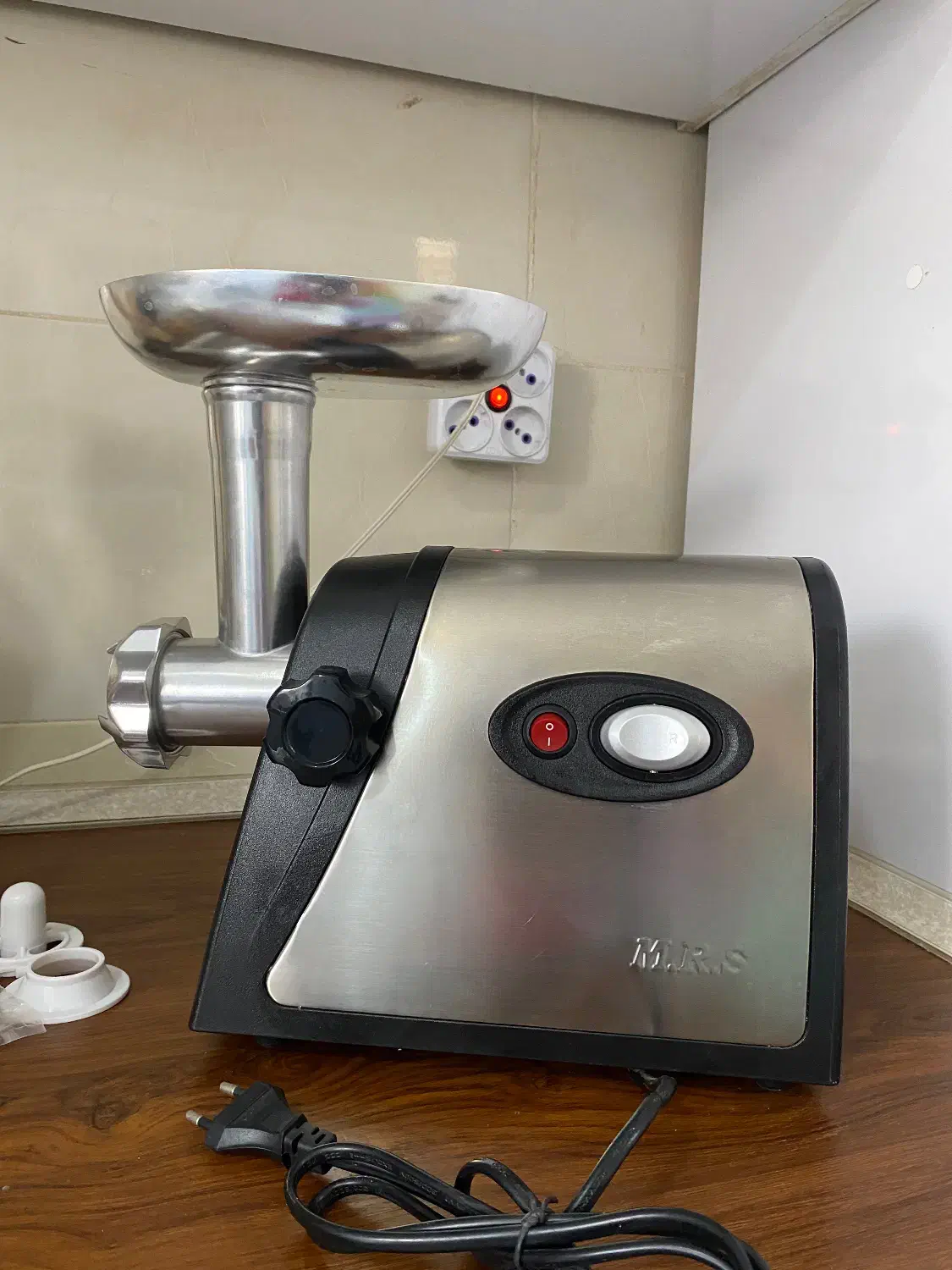 چرخ گوشت|خردکن، آسیاب، غذاساز|بیرجند, |دیوار