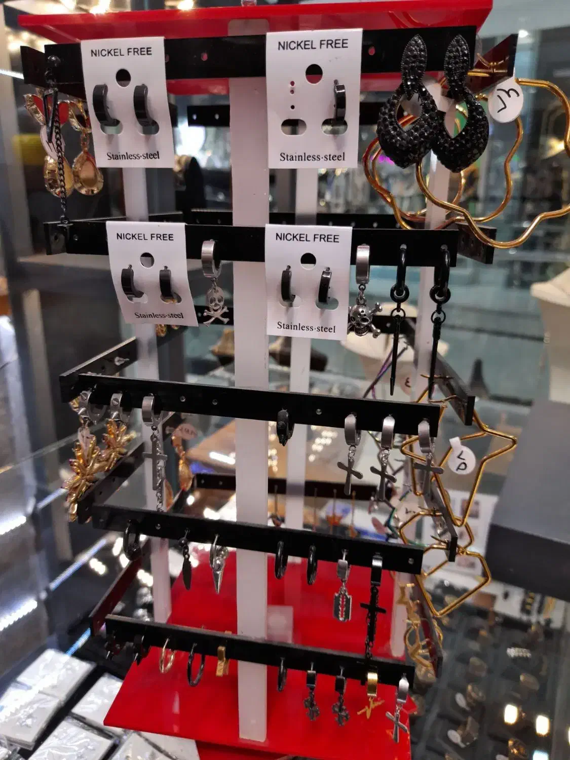 بدلیجات. ، ساعت مچی ، عینک آفتابی|بدلیجات|نیشابور, محله میدان باغات|دیوار