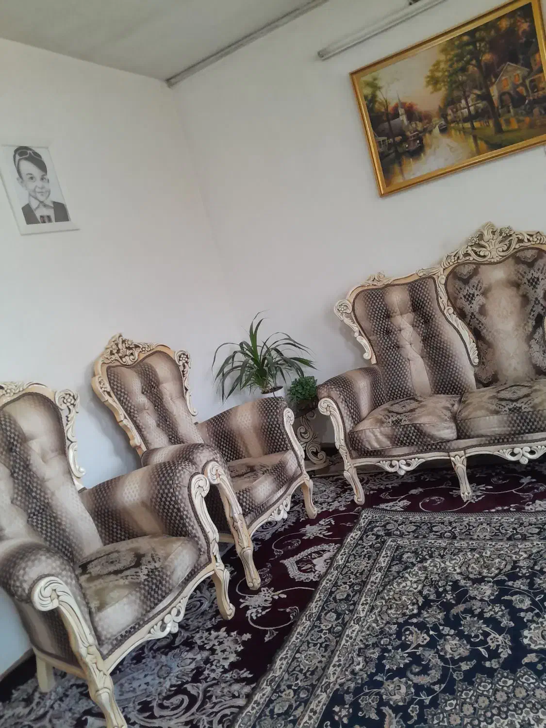 مبلمان سلطنتی|مبلمان خانگی و میز عسلی|گلبهار, نوبهار|دیوار