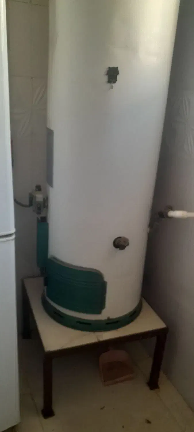 آبگرمکن مخزنی سالم|آبگرمکن، پکیج، شوفاژ|شهرضا, |دیوار