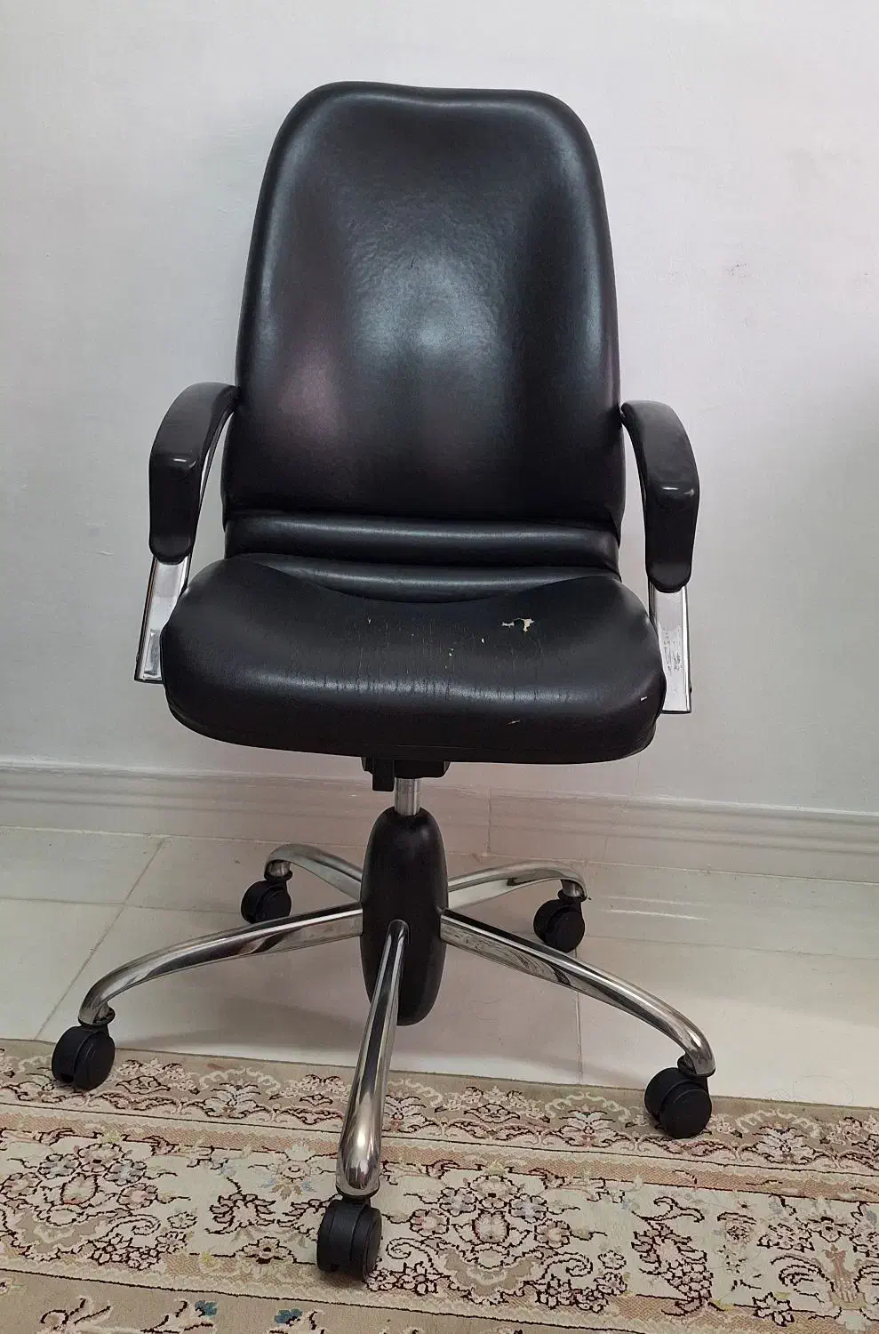 صندلی اداری|صندلی و نیمکت|رشت, جانبازان|دیوار