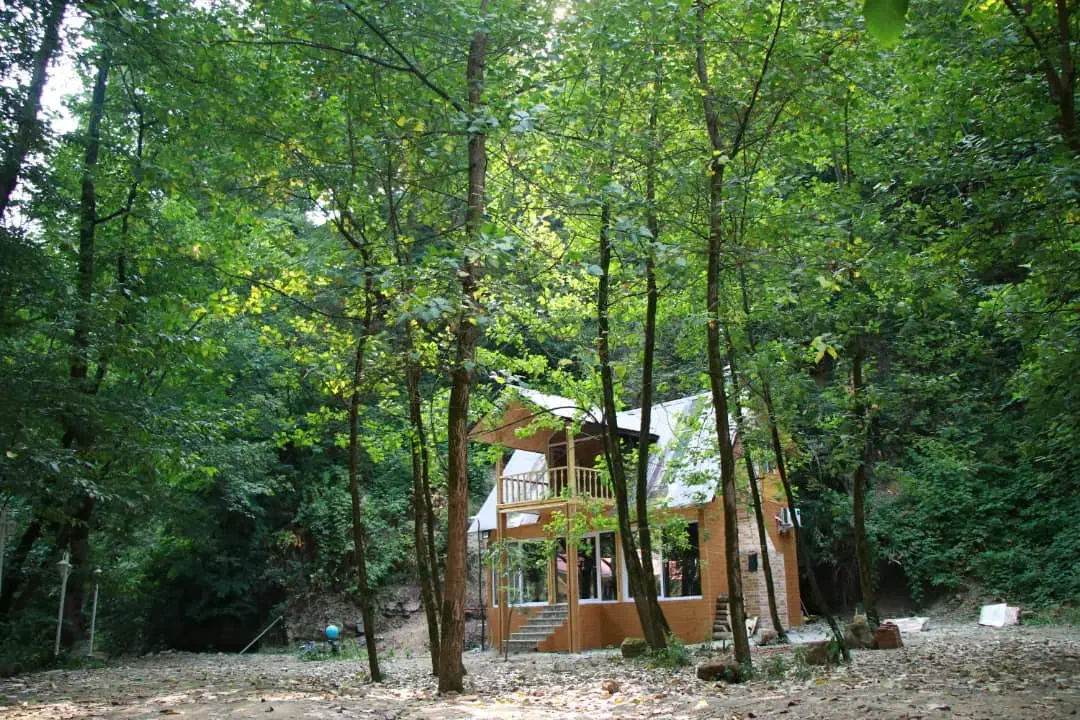 اجاره کلبه جنگلی با جکوزی لب رودخانه|اجارهٔ کوتاهمدت ویلا و باغ|اسالم, |دیوار