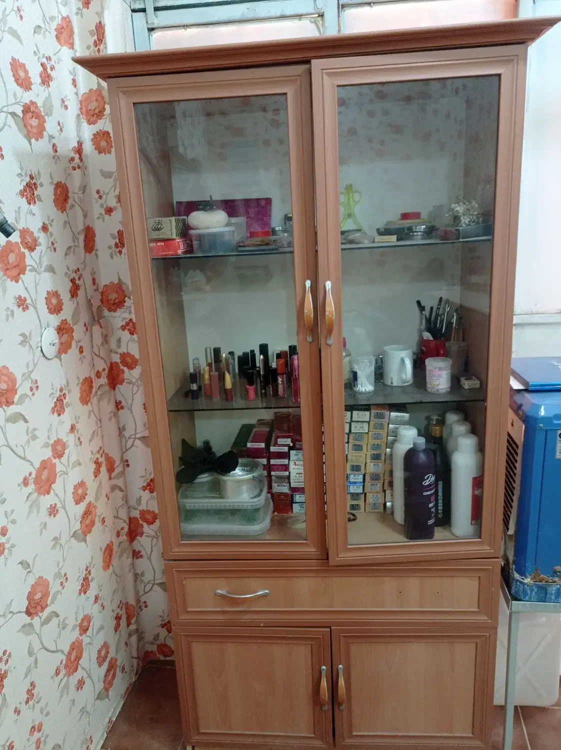 کمد ویترین دار|بوفه، ویترین، کنسول|مرودشت, بیست متری بیمارستان|دیوار