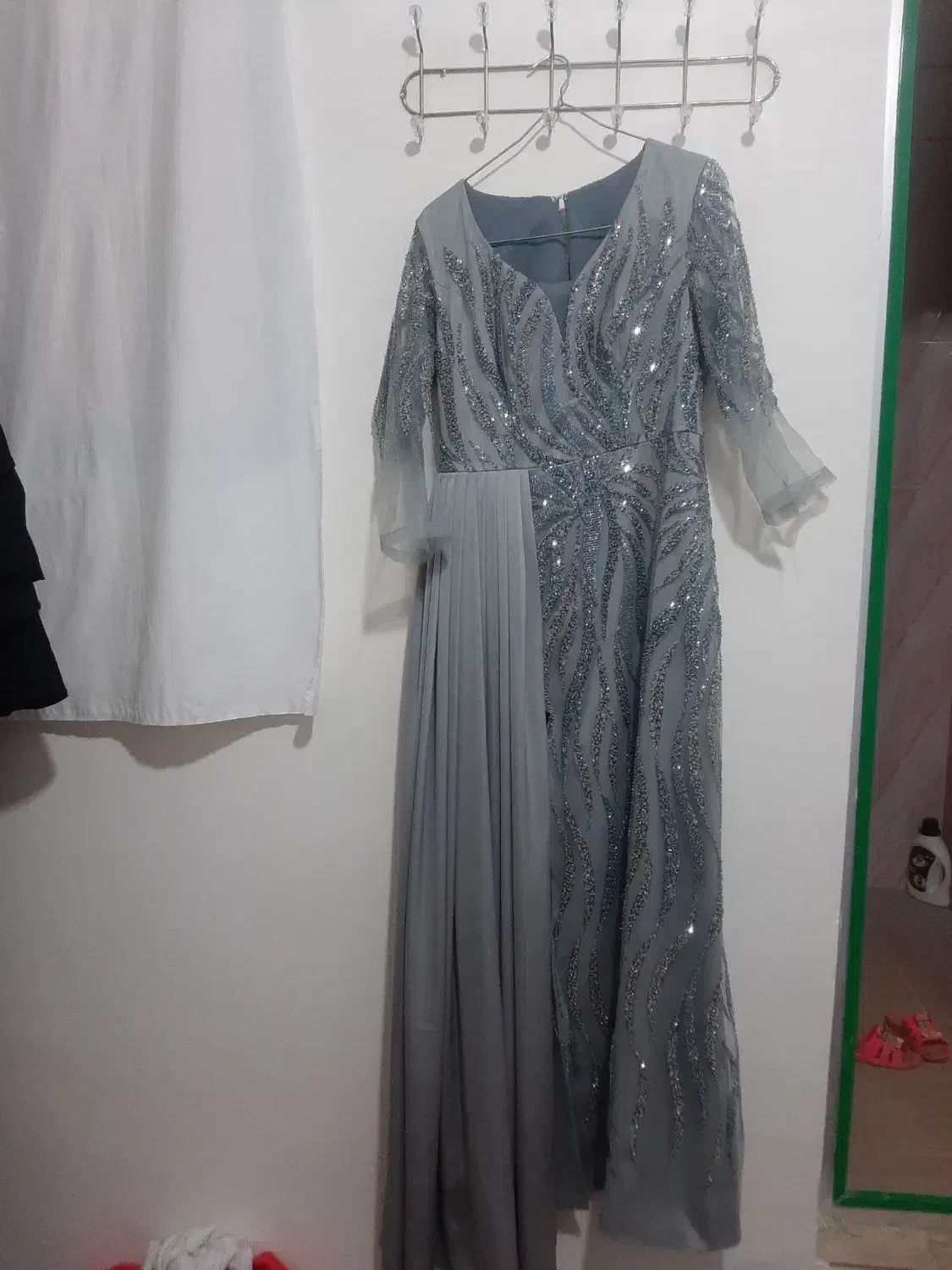 لباس مجلسی|لباس|لالجین, |دیوار