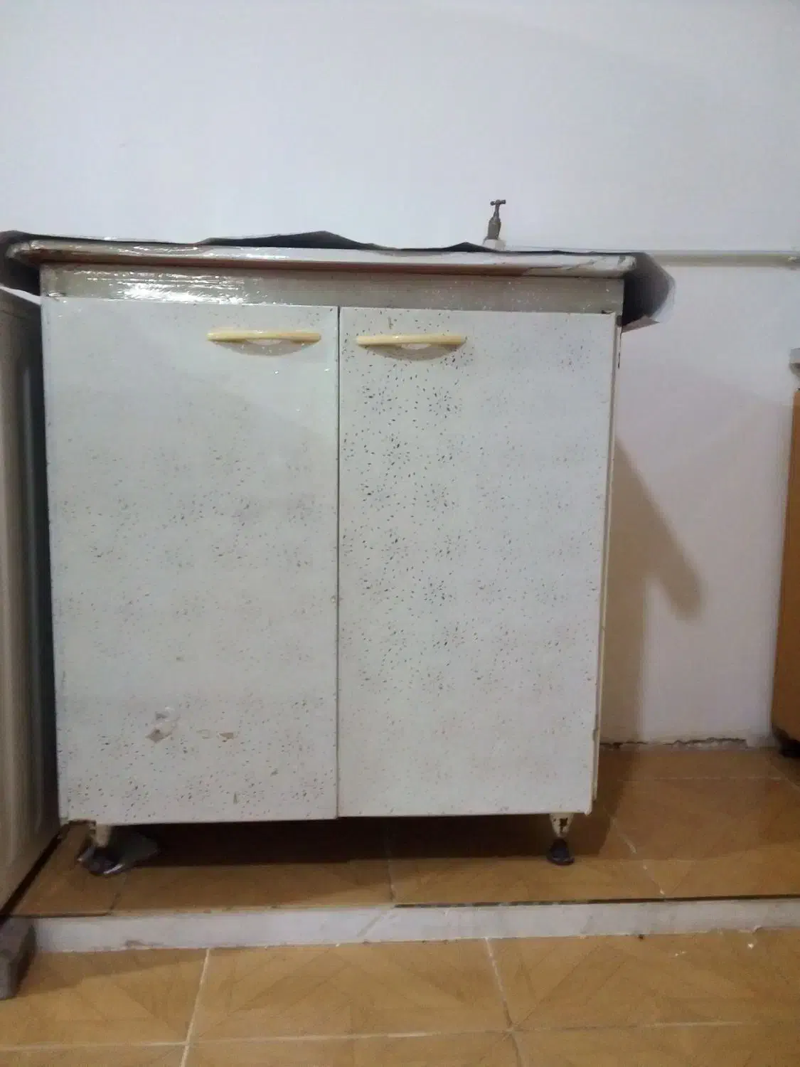 کابینت دو در|مصالح و تجهیزات ساختمان|تربتحیدریه, بالا ولایت|دیوار