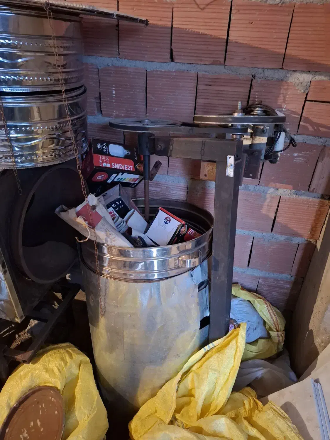 فروش بدلیل جمع اوری مغازه تخمه شور کن ویترین|فروشگاه و مغازه|اردبیل, |دیوار