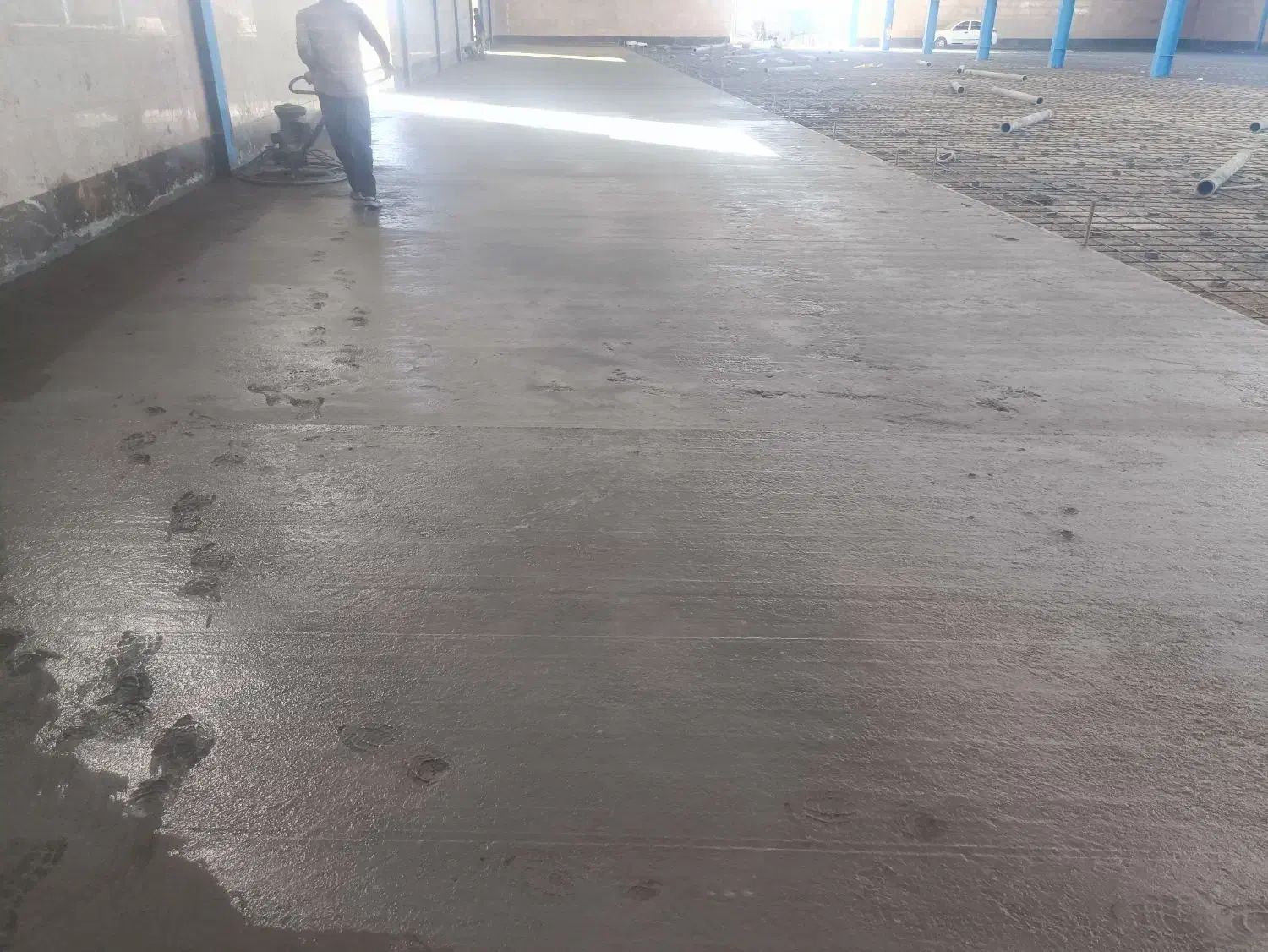 بتن لیسه‌ای با مال پروانه‌ای|خدمات پیشه و مهارت|کنارک, |دیوار