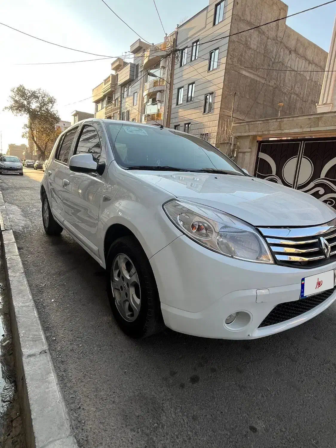 ساندرو مدل ۹۵ اتومات|خودرو سواری و وانت|تهران, زیبادشت|دیوار