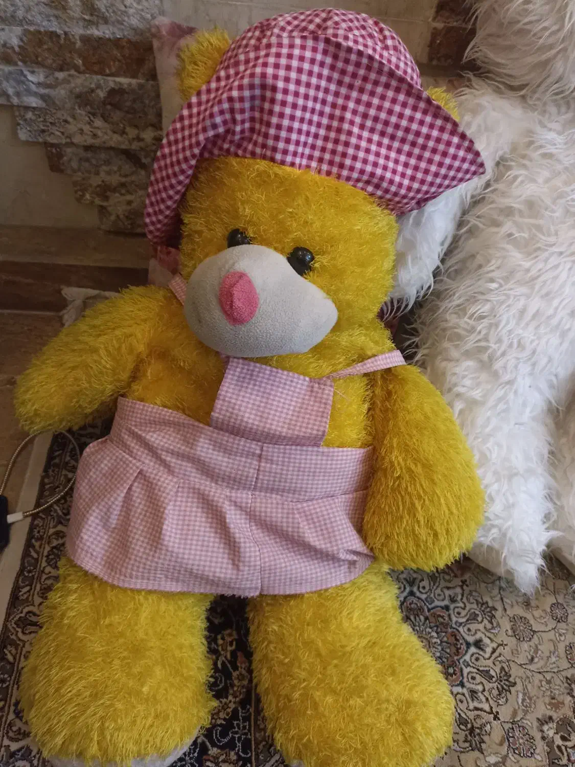 عروسک خرسی|اسباب‌بازی بچه|قم, نیروگاه|دیوار