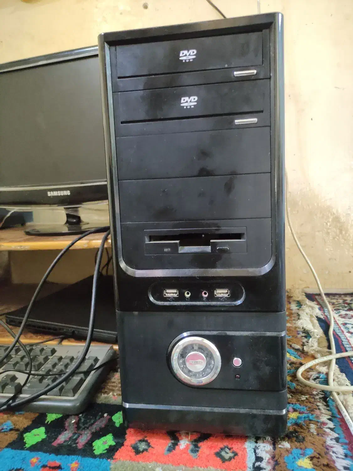 کیس..سیستم رایانه ..مانیتورقدیمی الجی هم دارم|رایانه رومیزی|زبرخان, |دیوار