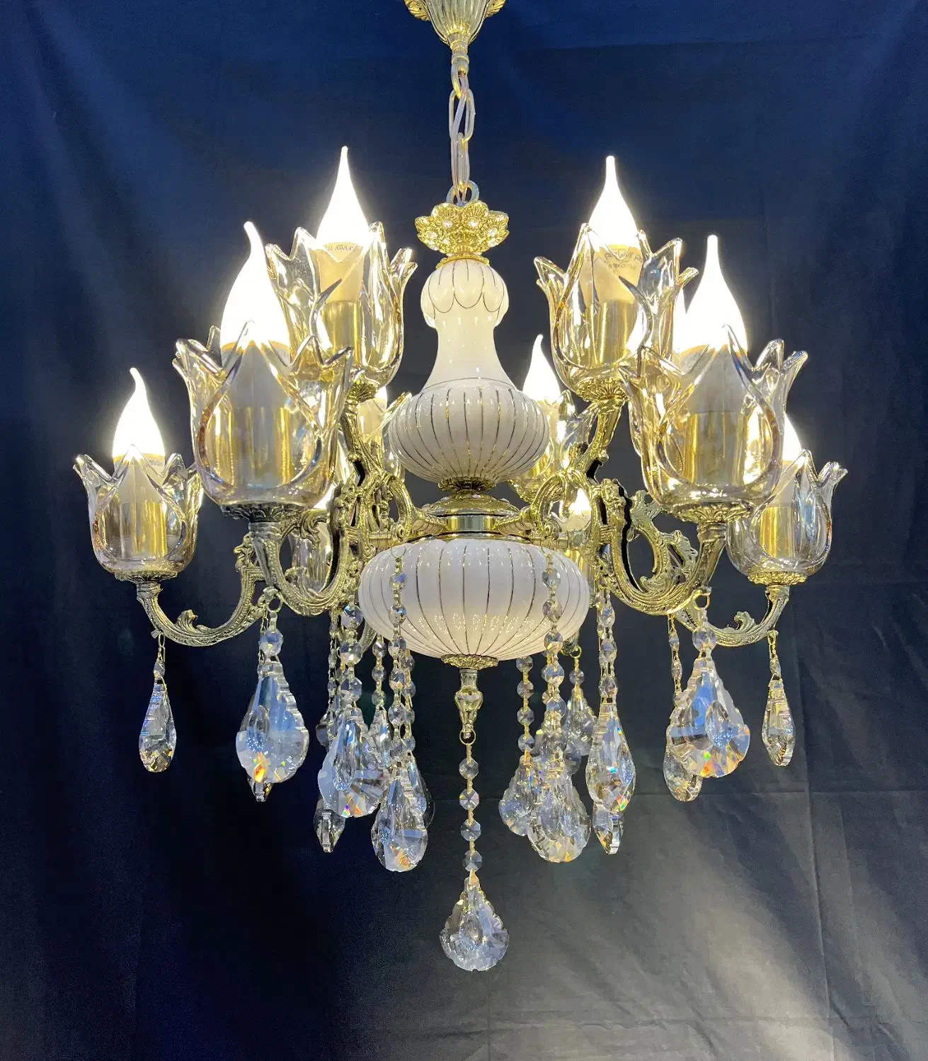 لوستر مجلل سرامیک شیری رنگ راه راه 10+2 ضمانتی|لوستر و چراغ آویز|تهران, نعمتآباد|دیوار