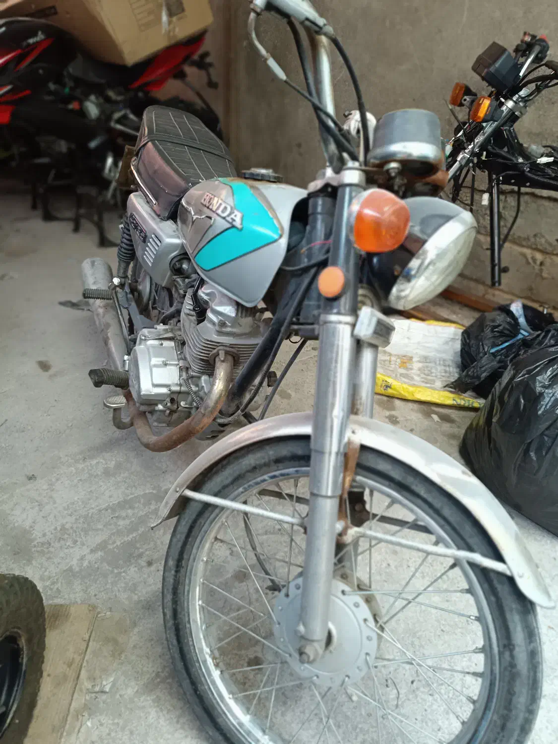 موتور هوندا ۱۲۵ پلاک قدیم|موتورسیکلت|لاهیجان, طالقانی|دیوار