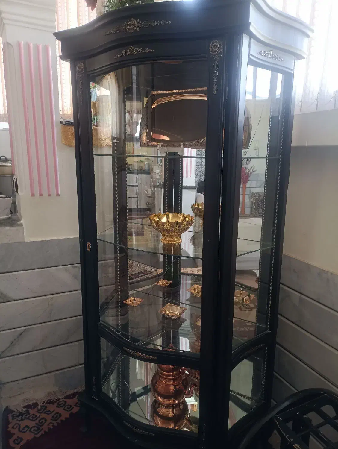 بوفه آینه دار تمیز و شیک|بوفه، ویترین، کنسول|بیرجند, |دیوار