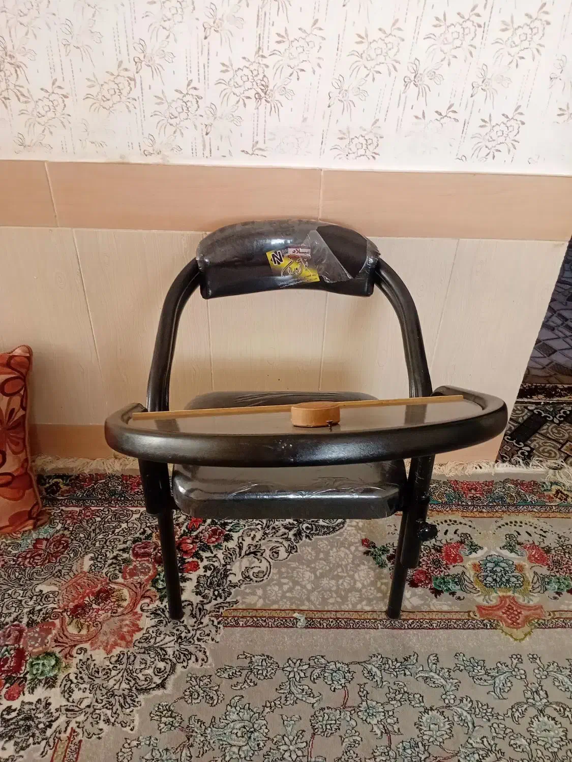 میز نماز|صندلی و نیمکت|تربت‌حیدریه, ۴۵ متری|دیوار