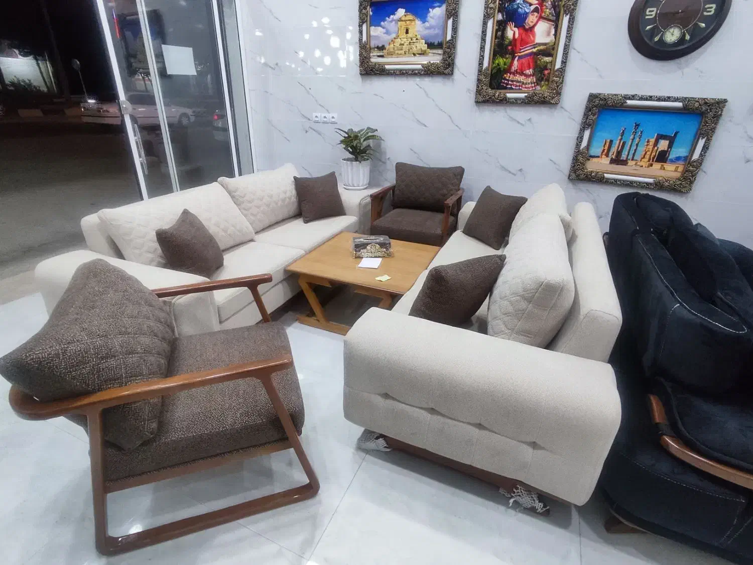 فروش مبل های خاص و شیک|مبلمان خانگی و میز عسلی|بیضا, |دیوار