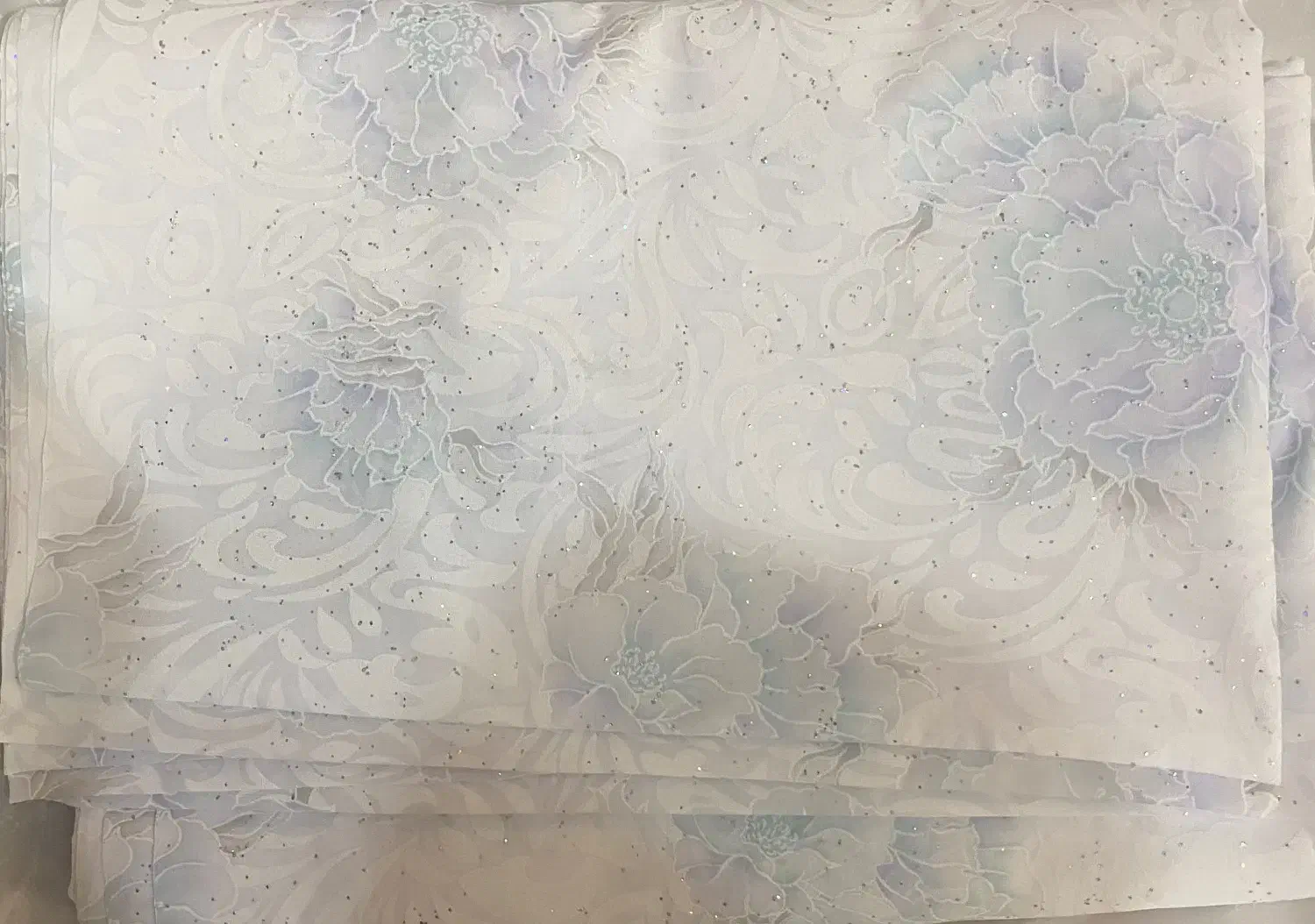 پارچه چادری|لباس|رشت, گلسار|دیوار