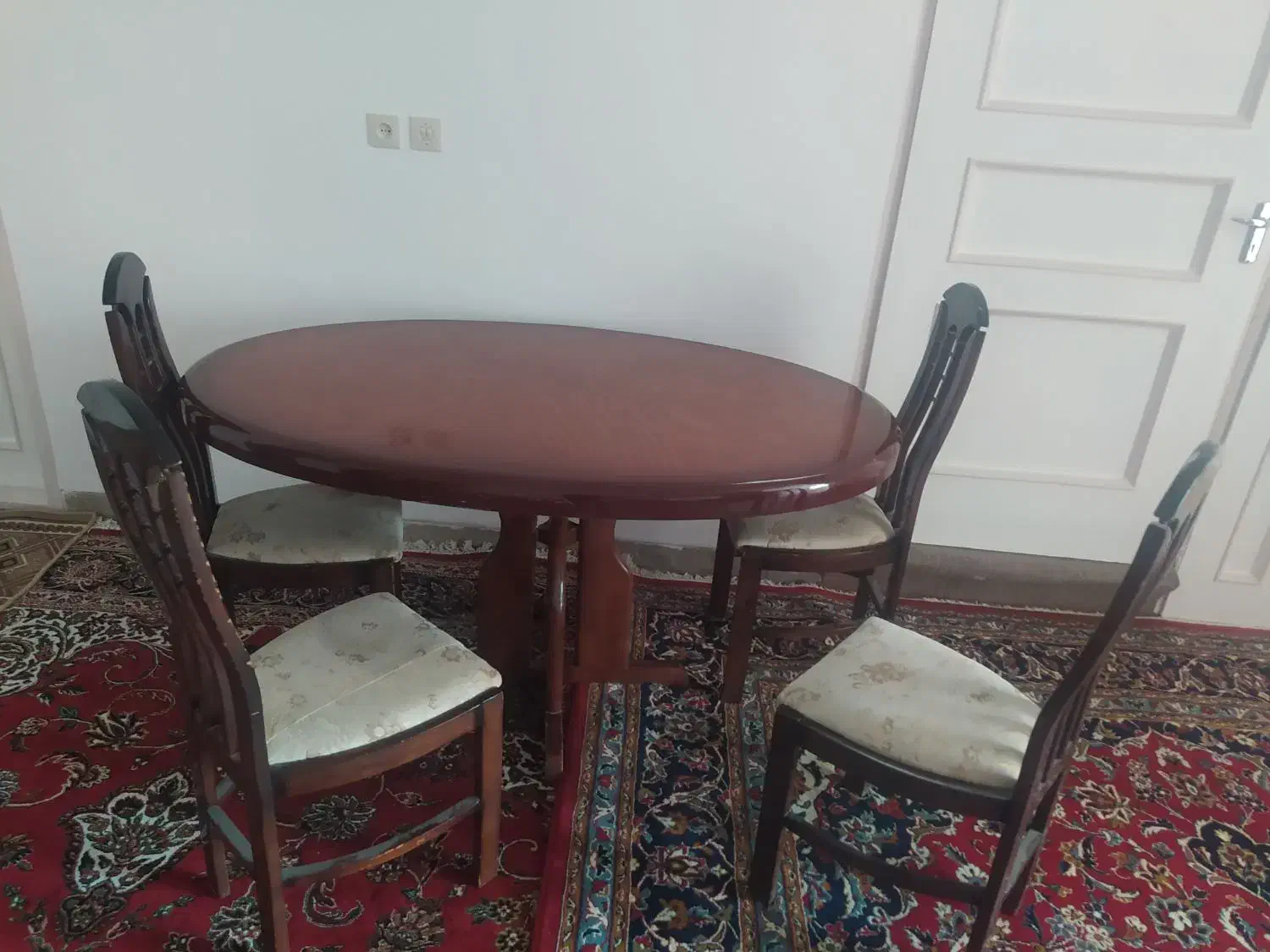 میز غذاخوری|میز و صندلی غذاخوری|شهرضا, |دیوار