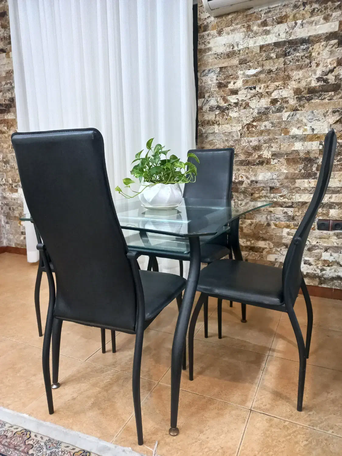 میزناهارخوری|میز و صندلی غذاخوری|رشت, نخودچر|دیوار