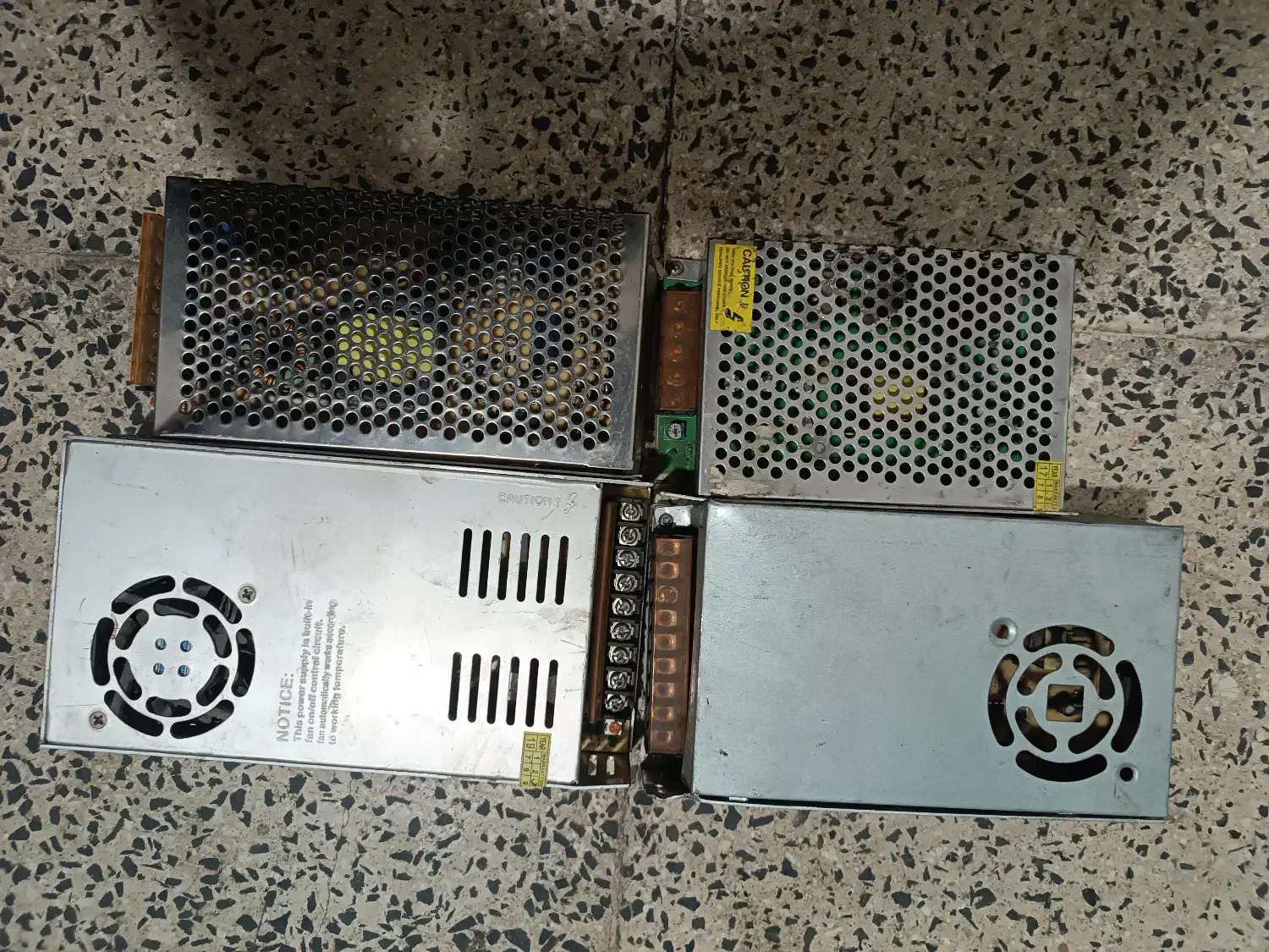 منبع تغذیه 220به12 ولت|قطعات و لوازم جانبی رایانه|خرمدره, |دیوار