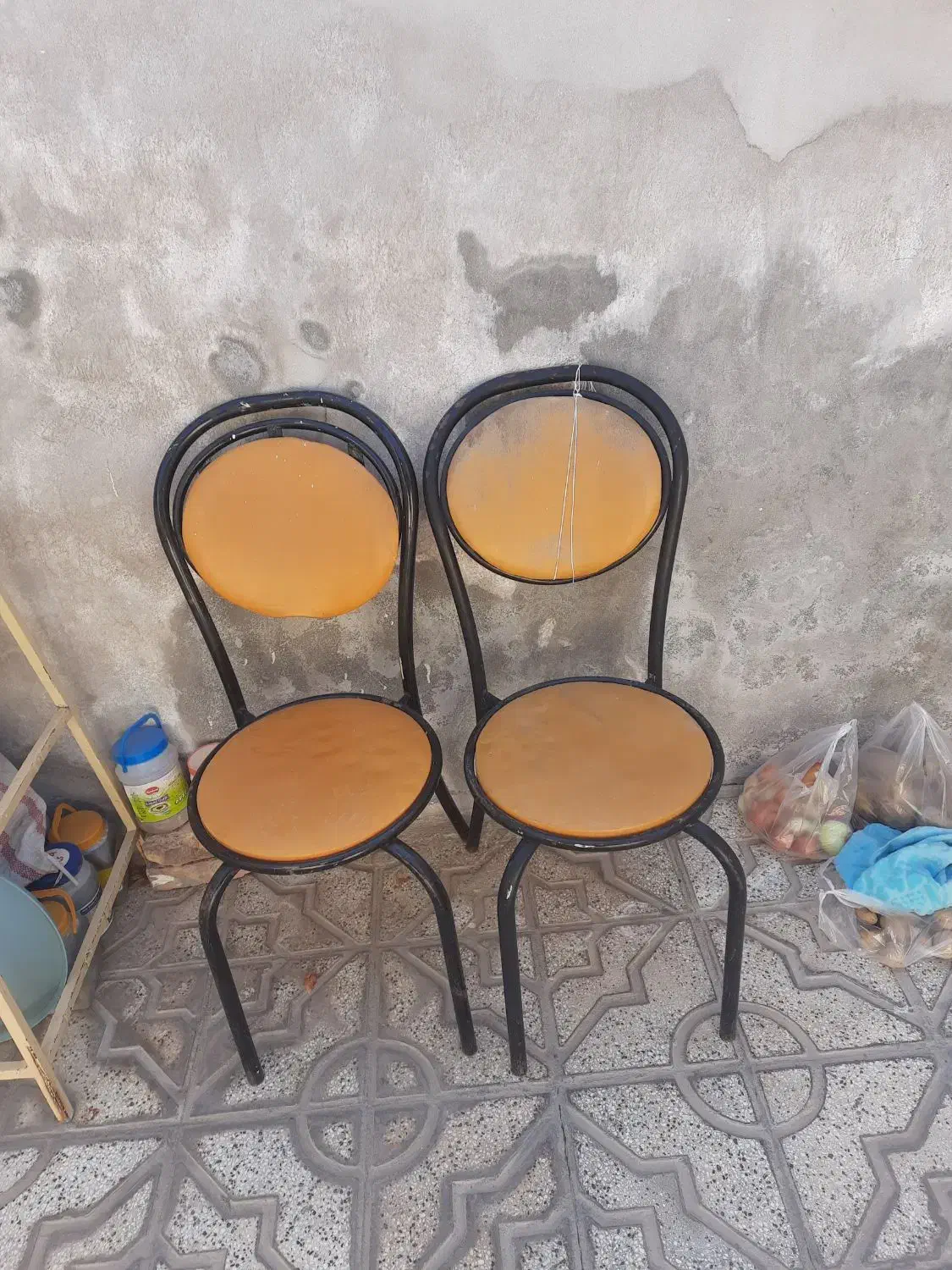 صندلی|صندلی و نیمکت|نیشابور, محله میدان باغات|دیوار