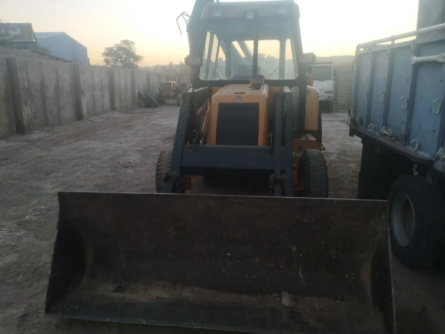 بیل بکهوtdl100|خودرو سنگین|میانه, |دیوار