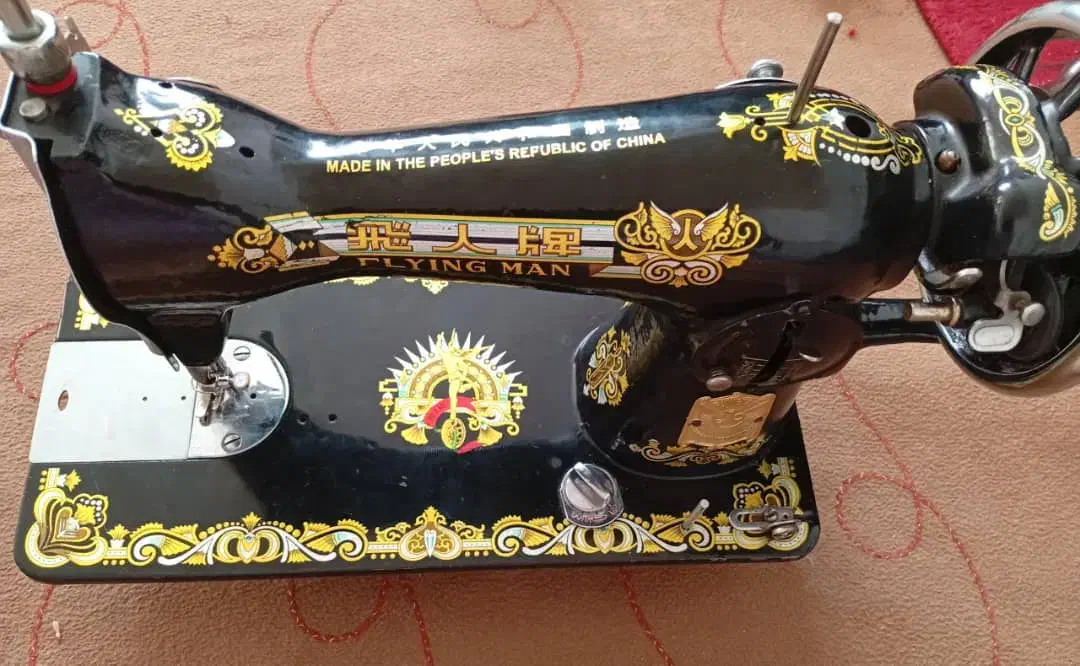 چرخ خیاطی مشکی|چرخ خیاطی و ریسندگی|مرند, |دیوار