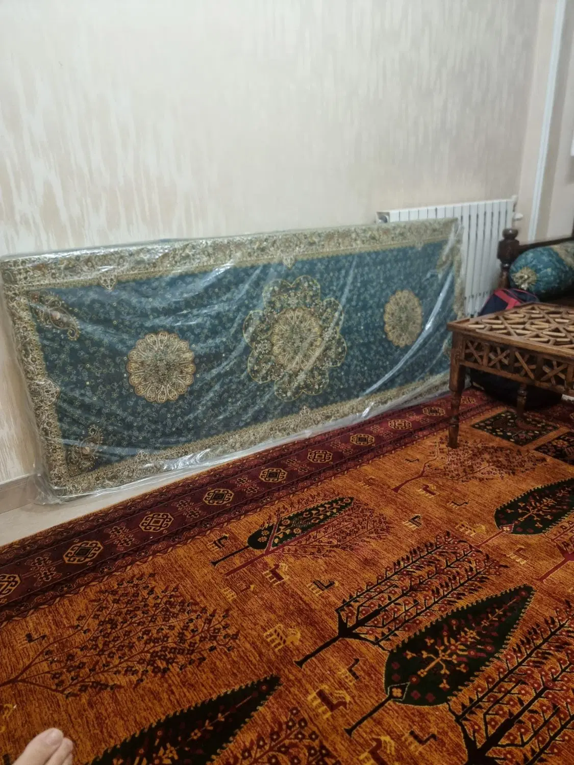 شاه نشین سنتی|پشتی|تهران, گاندی|دیوار