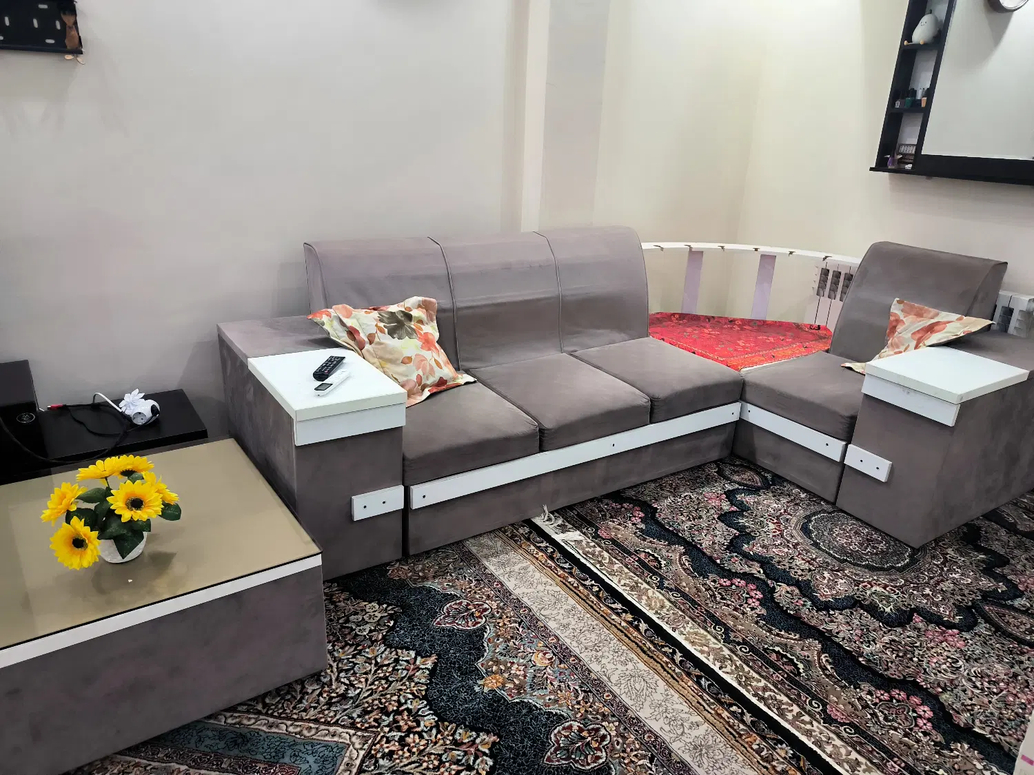 مبل ال همراه با میز|مبلمان خانگی و میز عسلی|تهران, قاسم‌آباد|دیوار