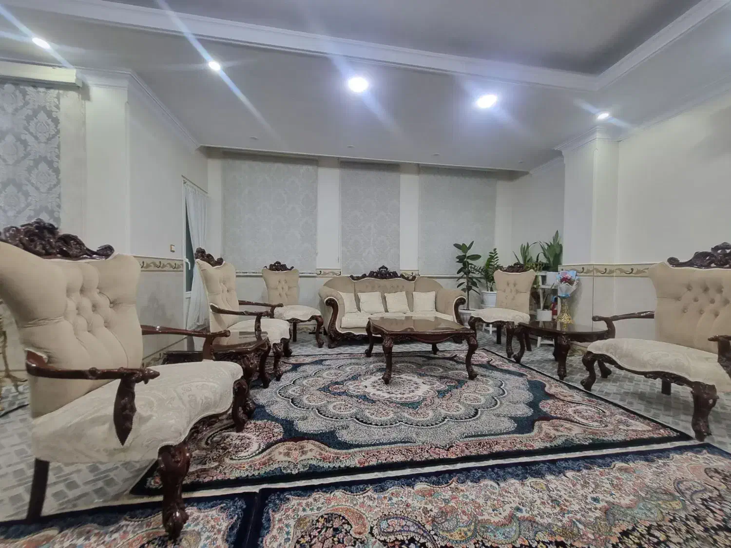 مبل هشت نفره کلاسیک درحدنو|مبلمان خانگی و میز عسلی|شهریار, شهرک امیریه|دیوار
