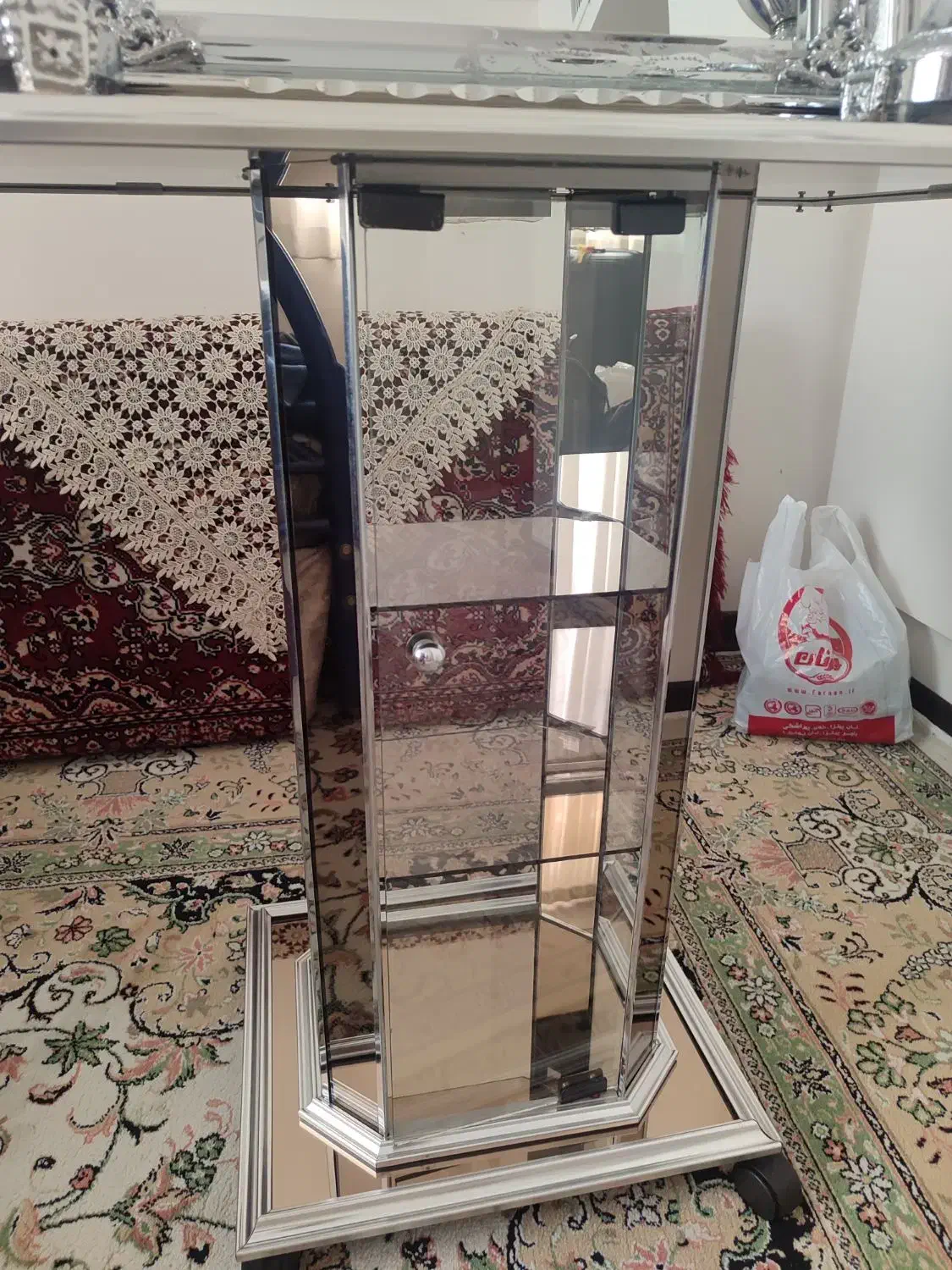 آینه و شمعدان برنجی پایه آینه|کلکسیون اشیاء عتیقه|تهران, جوادیه تهرانپارس|دیوار