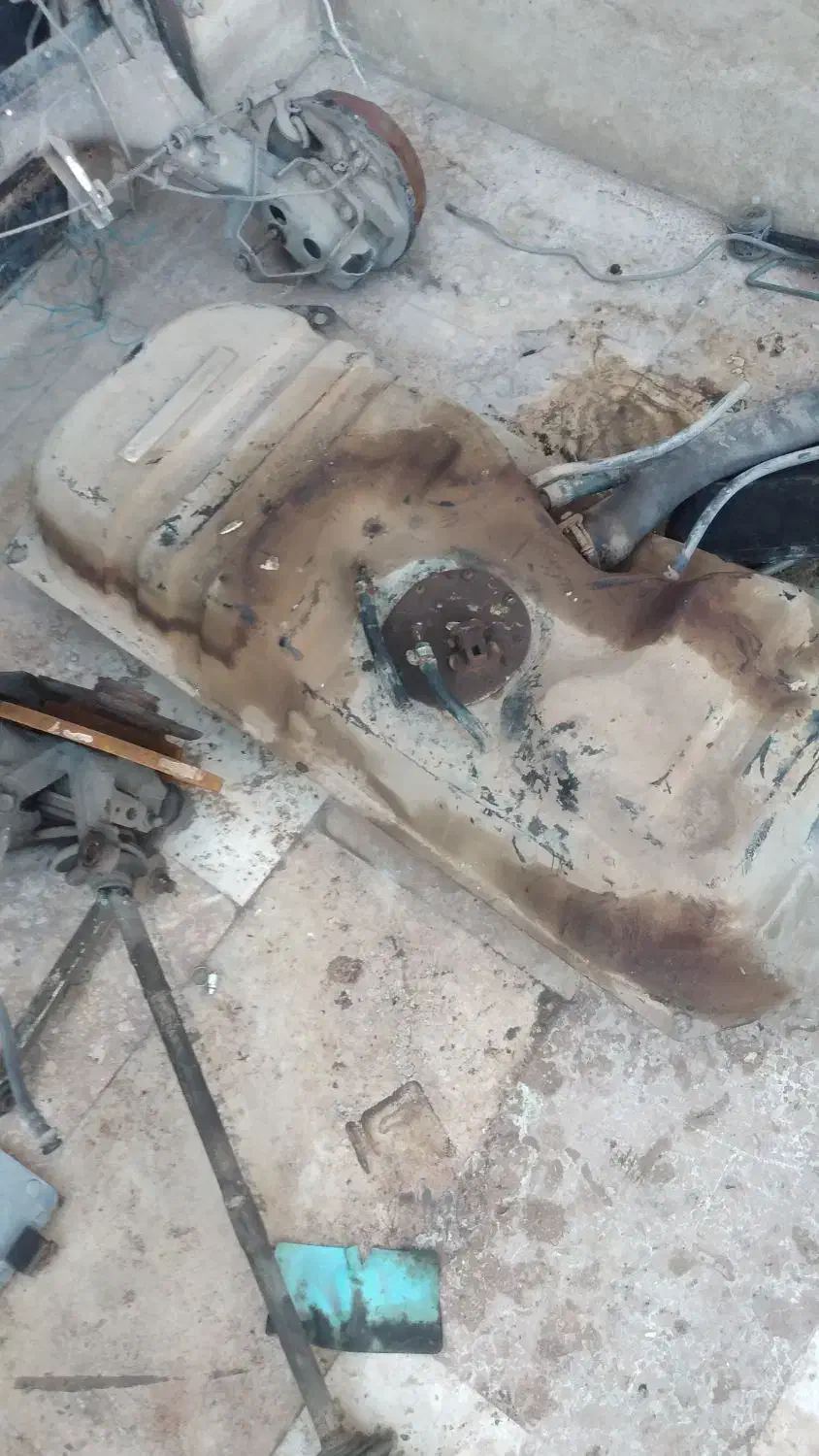 قطعات بدنه و خودرو|قطعات یدکی و لوازم جانبی|کاشان, کارگر|دیوار